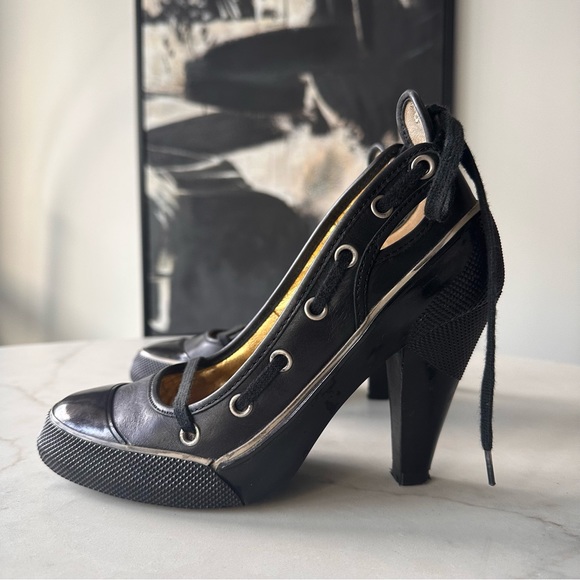 Like new - Black DKNY high heel shoes - Picture 2 of 5
